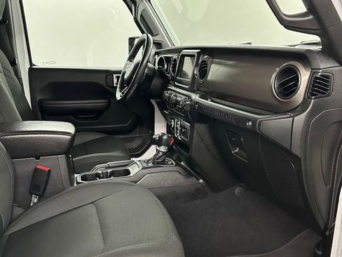 Used 2018 Jeep Wrangler Unlimited Sport S image 31