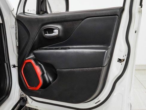 Used 2023 Jeep Renegade Trailhawk image 42