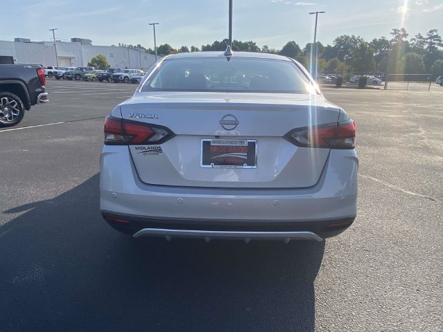 Used 2025 Nissan Versa SV FWD image 7