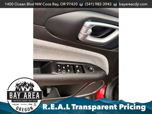 Used 2024 Jeep Compass Latitude AWD/4WD image 12