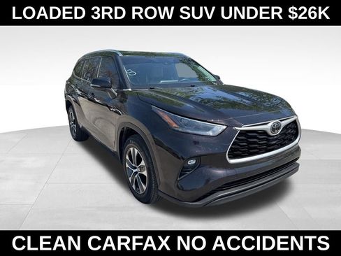 Used 2021 Toyota Highlander XLE image 1