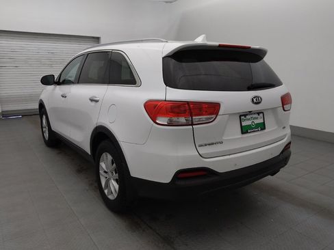 Used 2017 Kia Sorento FWD w/ LX Convenience Package image 5