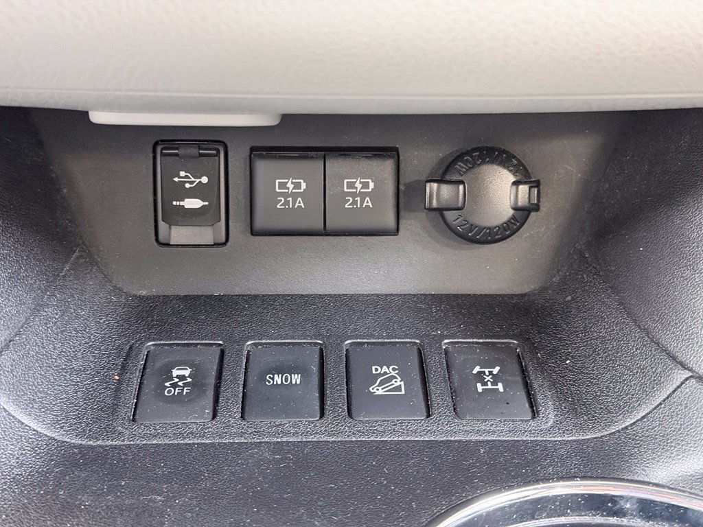 Used 2018 Toyota Highlander Plus AWD/4WD image 55
