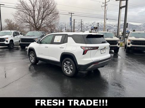 Used 2025 Chevrolet Equinox LT image 3