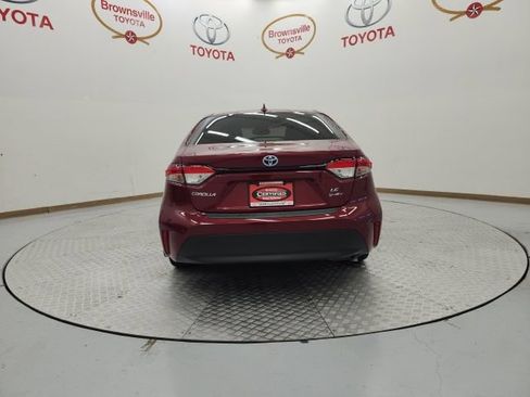 Used 2025 Toyota Corolla LE FWD image 7