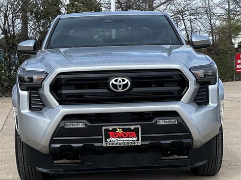 Used 2025 Toyota Tacoma SR5 image 7