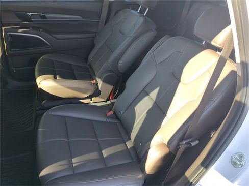 Used 2022 Kia Telluride SX image 19