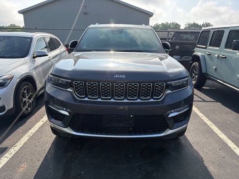 Used 2025 Jeep Grand Cherokee Summit AWD/4WD image 2