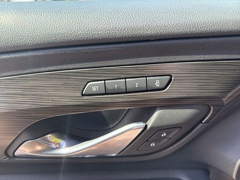 Used 2024 GMC Terrain SLT image 13