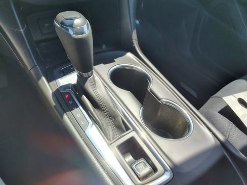 Used 2021 Chevrolet Equinox LT AWD/4WD image 18