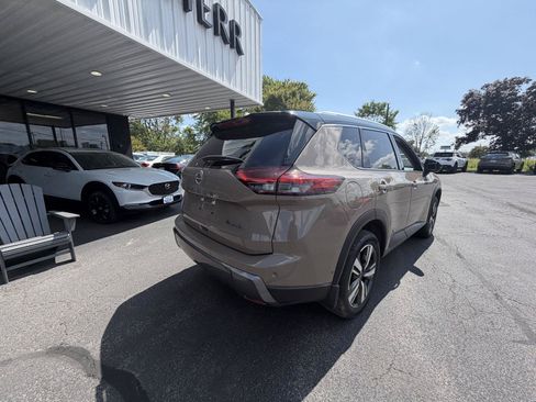 Used 2024 Nissan Rogue SL w/ SL Premium Package AWD/4WD image 22