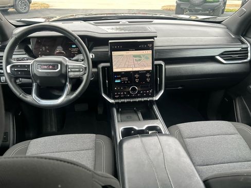 Used 2025 GMC Acadia Elevation image 14