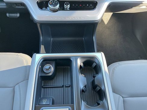 New 2026 Ford Expedition Active image 8