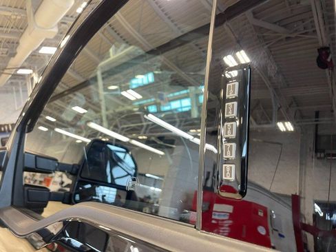 Used 2023 Ford F250 Lariat w/ Lariat Ultimate Package image 18