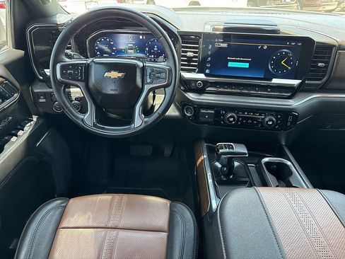Used 2023 Chevrolet Silverado 1500 High Country w/ High Country Premium Package AWD/4WD image 21
