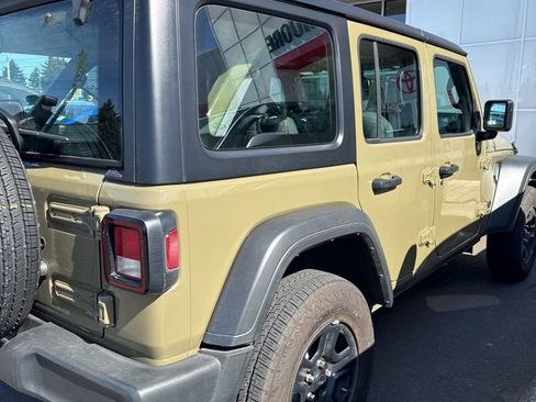 Used 2025 Jeep Wrangler Sport image 3