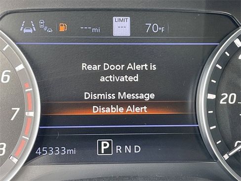 Used 2021 Nissan Titan SV w/ SV Convenience Package image 15