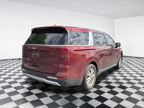 Used 2024 Kia Carnival LX FWD image 4