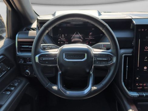 Used 2025 GMC Yukon Denali AWD/4WD image 11