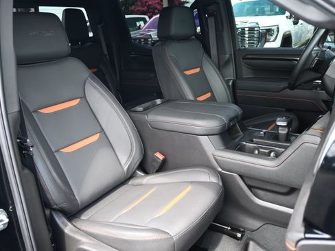 Used 2025 GMC Sierra 1500 AT4 w/ AT4 Premium Package AWD/4WD image 32