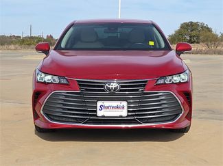 Used 2022 Toyota Avalon XLE video 2
