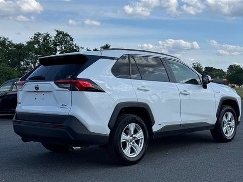Used 2021 Toyota RAV4 XLE AWD/4WD image 7