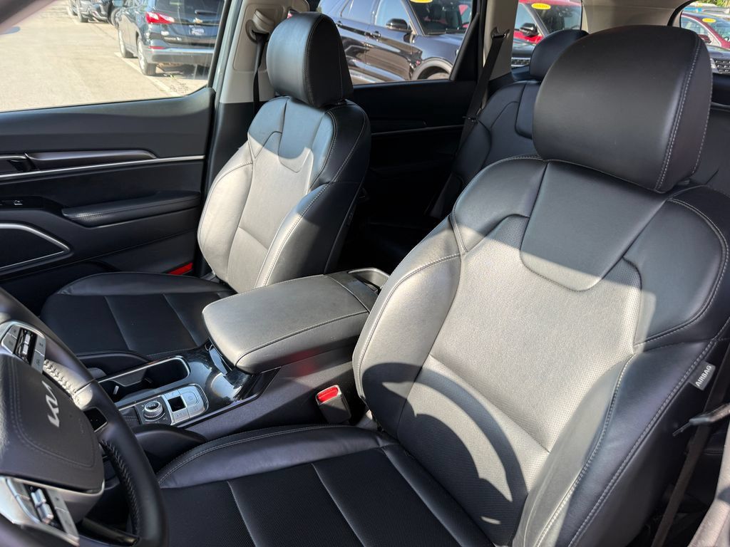 Used 2023 Kia Telluride LX AWD/4WD image 18