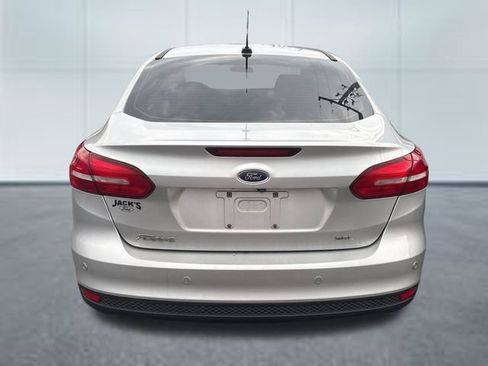 Used 2018 Ford Focus SEL FWD image 3