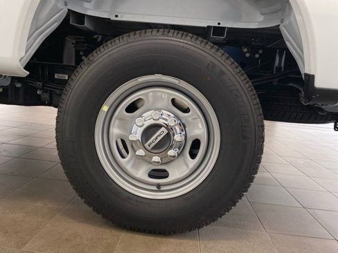 New 2026 Ford F250 XL w/ XL Chrome Package image 17