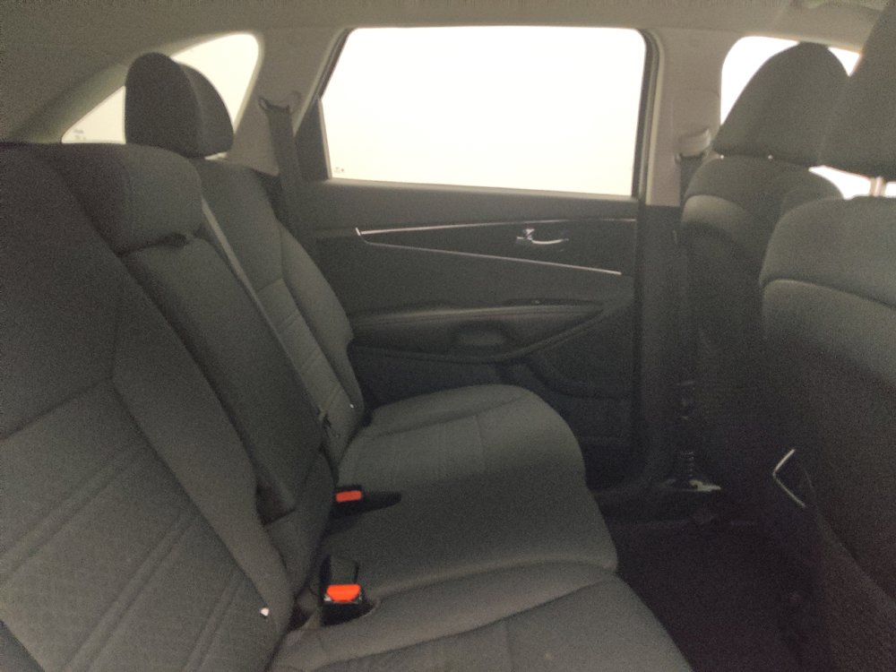 Used 2019 Kia Sorento AWD V6 image 19
