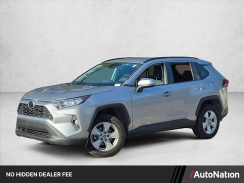 Used 2021 Toyota RAV4 XLE FWD image 1