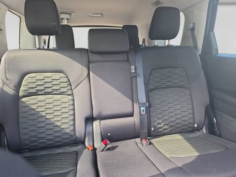 Used 2022 Nissan Pathfinder SV w/ SV Black Package AWD/4WD image 17