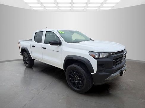New 2026 Chevrolet Colorado Trail Boss AWD/4WD image 2