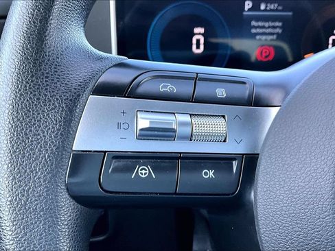 Used 2025 Hyundai Santa Cruz SEL FWD image 16