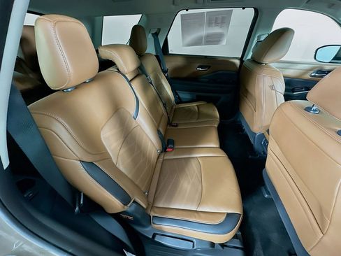 Certified 2024 Nissan Pathfinder Platinum w/ Cargo Package image 38