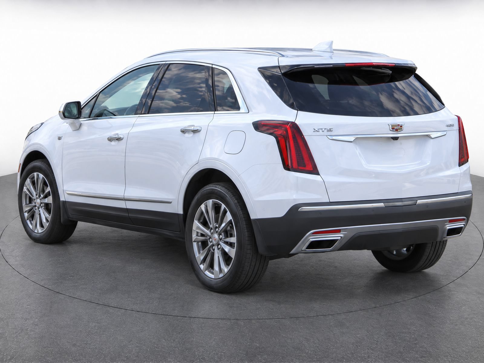 Used 2024 Cadillac XT5 Premium Luxury FWD image 3