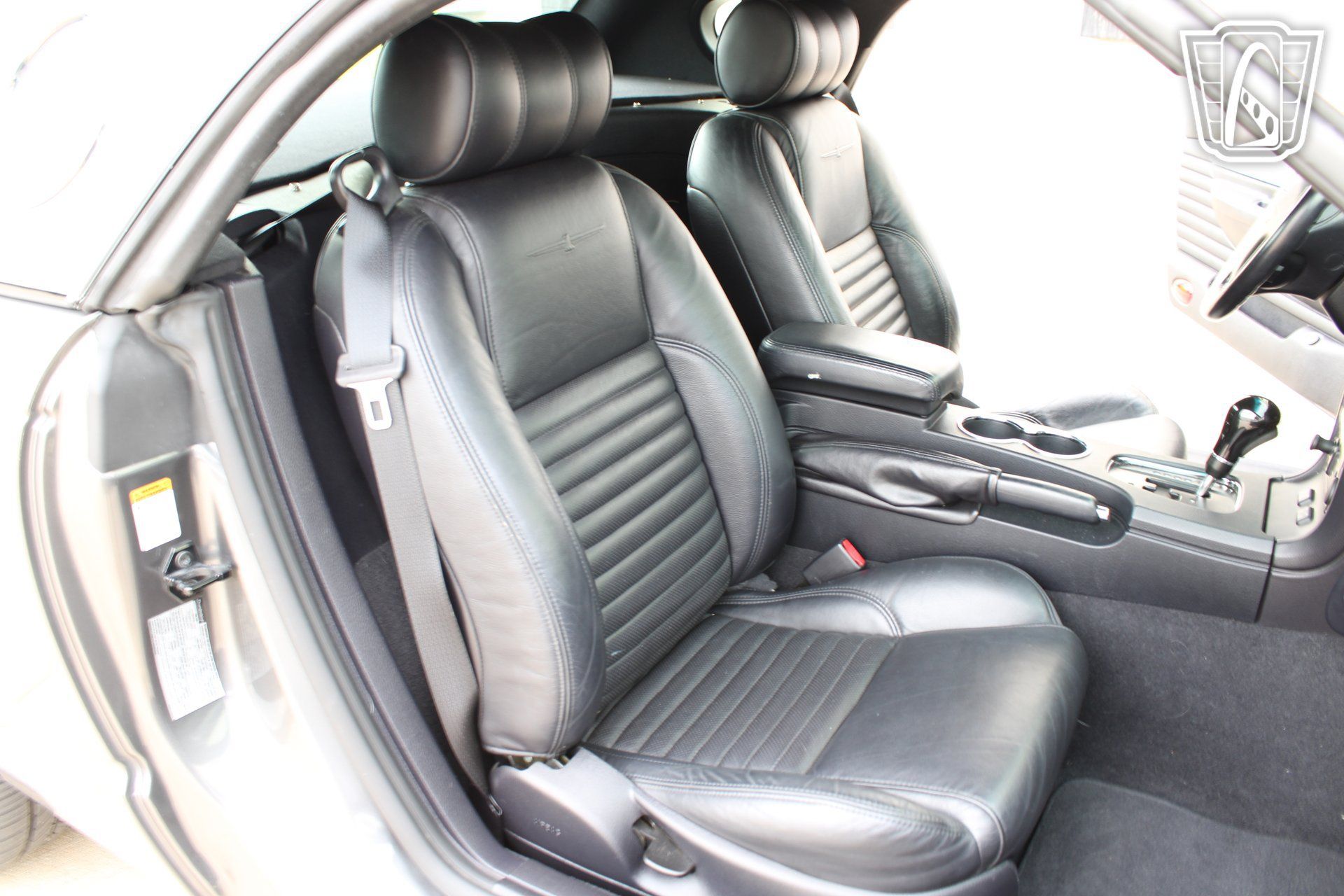 Used 2003 Ford Thunderbird RWD image 8