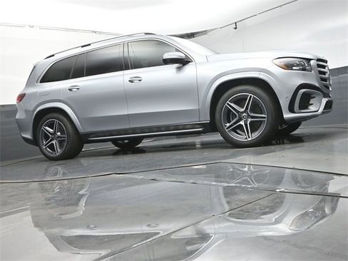 New 2026 Mercedes-Benz GLS 450 4MATIC image 33
