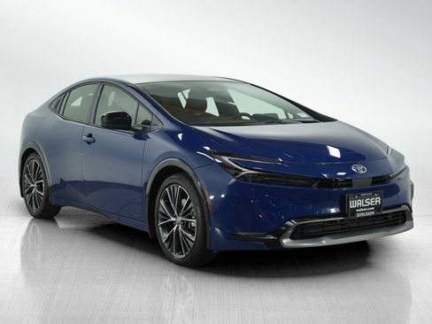 Used 2024 Toyota Prius XLE image 7