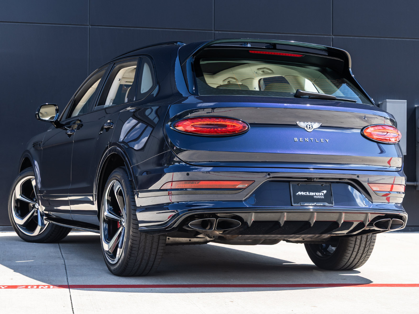 Used 2023 Bentley Bentayga AWD/4WD image 6