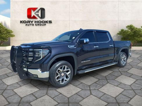 Used 2022 GMC Sierra 1500 SLT AWD/4WD image 1