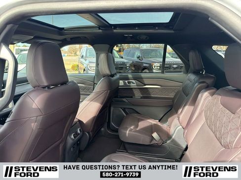 Used 2025 Ford Explorer Platinum w/ LUX Leather Package AWD/4WD image 32