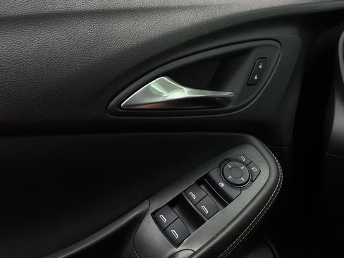 Used 2025 Buick Encore GX Preferred FWD image 19