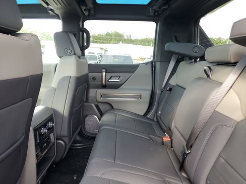 New 2025 GMC Hummer EV 2X image 10