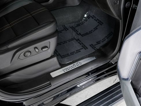 Used 2024 Chevrolet Silverado 1500 High Country w/ Midnight Edition AWD/4WD image 25