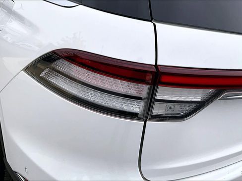 Used 2022 Lincoln Aviator Reserve w/ Elements Package Plus image 28