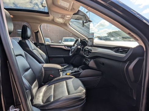 Used 2020 Ford Escape SEL image 17