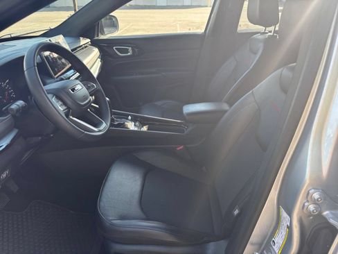 Used 2025 Jeep Compass Trailhawk AWD/4WD image 27