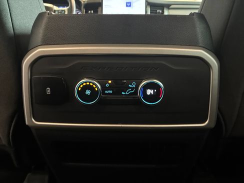 Used 2024 Ford Expedition XLT AWD/4WD image 20