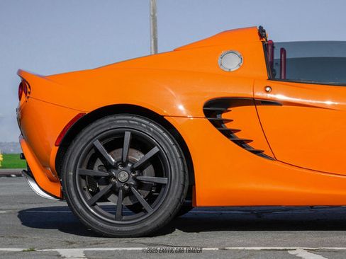 Used 2005 Lotus Elise image 10